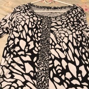 Dana Buchman shirt. Medium